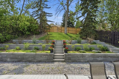 5807 Coach Hill Road Sw, Calgary, AB - Outdoor With Backyard