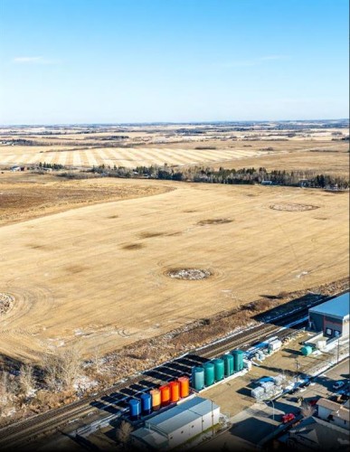 36 Nw Rural, Penhold, AB 