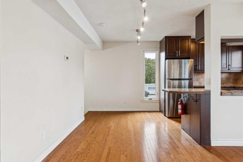 10-123 13 Avenue Ne, Calgary, AB - Indoor