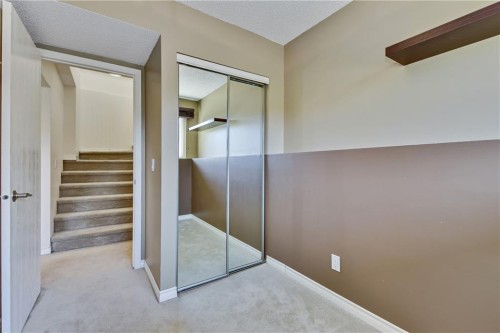 10-123 13 Avenue Ne, Calgary, AB - Indoor Photo Showing Other Room