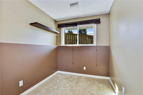10-123 13 Avenue Ne, Calgary, AB - Indoor Photo Showing Other Room