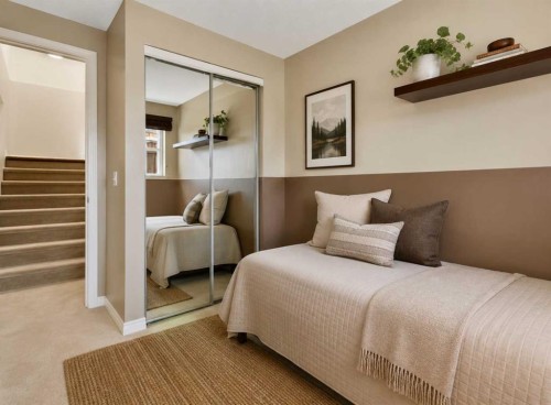10-123 13 Avenue Ne, Calgary, AB - Indoor Photo Showing Bedroom