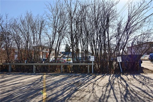 10-123 13 Avenue Ne, Calgary, AB - Outdoor