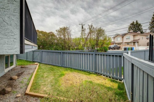 10-123 13 Avenue Ne, Calgary, AB - Outdoor