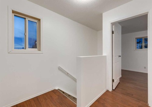 1135 37 Street Se, Calgary, AB - Indoor Photo Showing Other Room