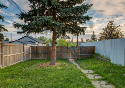 1135 37 Street Se, Calgary, AB - Outdoor