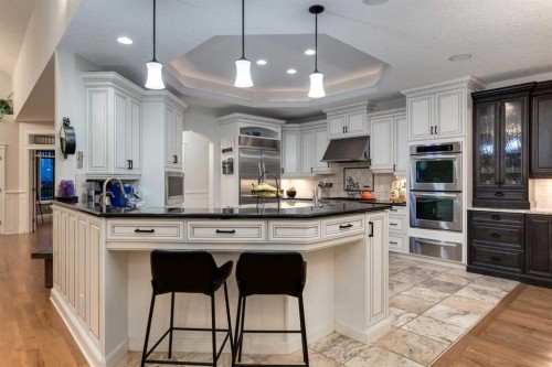 100-274256 272 Street West, Rural Foothills County, AB - Indoor Photo Showing Kitchen With Upgraded Kitchen