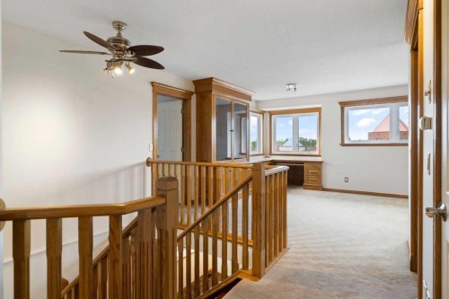 439 Douglas Woods Drive Se, Calgary, AB - Indoor Photo Showing Other Room