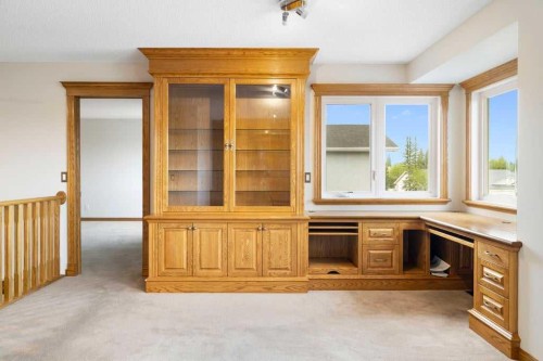 439 Douglas Woods Drive Se, Calgary, AB - Indoor Photo Showing Other Room