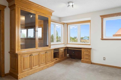 439 Douglas Woods Drive Se, Calgary, AB - Indoor Photo Showing Other Room
