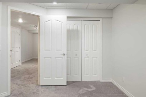 439 Douglas Woods Drive Se, Calgary, AB - Indoor Photo Showing Other Room