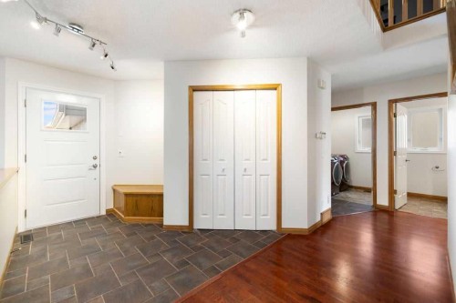 439 Douglas Woods Drive Se, Calgary, AB - Indoor Photo Showing Other Room