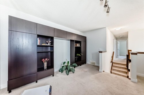 799 Tuscany Drive Nw, Calgary, AB - Indoor Photo Showing Other Room