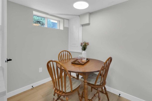 77 Hogarth Crescent Sw, Calgary, AB - Indoor Photo Showing Dining Room