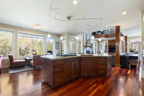 7 Discovery Ridge Cove Sw, Calgary, AB - Indoor