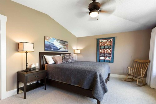 7 Discovery Ridge Cove Sw, Calgary, AB - Indoor Photo Showing Bedroom