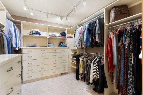 7 Discovery Ridge Cove Sw, Calgary, AB - Indoor With Storage