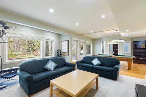 7 Discovery Ridge Cove Sw, Calgary, AB - Indoor Photo Showing Living Room