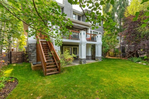 7 Discovery Ridge Cove Sw, Calgary, AB - Outdoor