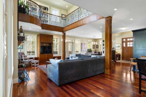 7 Discovery Ridge Cove Sw, Calgary, AB - Indoor Photo Showing Other Room
