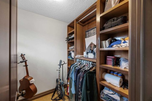 11 Timberline Gate Sw, Calgary, AB - Indoor Photo Showing Other Room