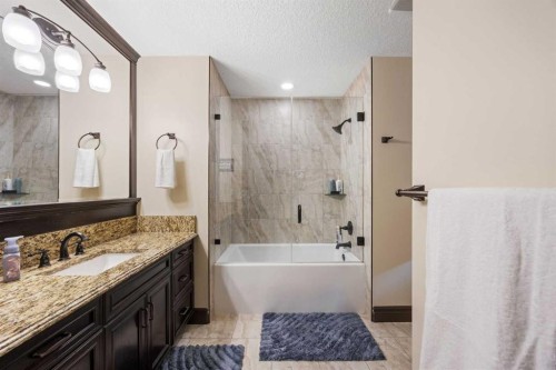11 Timberline Gate Sw, Calgary, AB - Indoor Photo Showing Bathroom