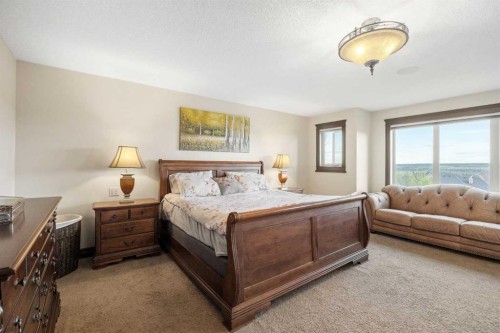 11 Timberline Gate Sw, Calgary, AB - Indoor Photo Showing Bedroom