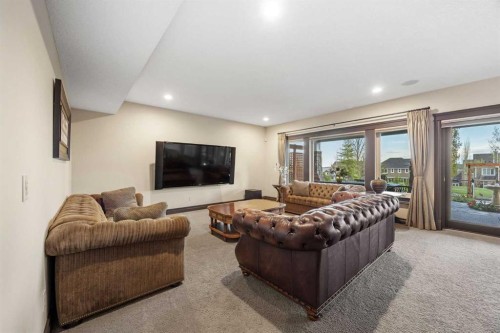 11 Timberline Gate Sw, Calgary, AB - Indoor Photo Showing Living Room