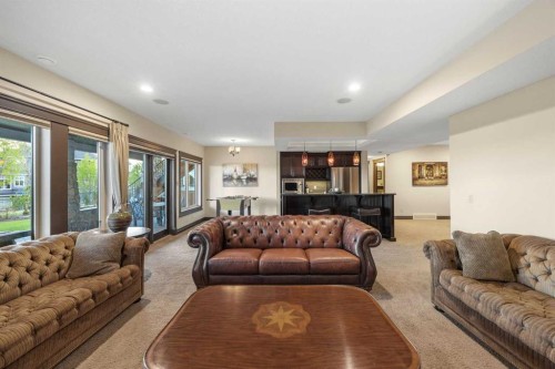 11 Timberline Gate Sw, Calgary, AB - Indoor Photo Showing Living Room
