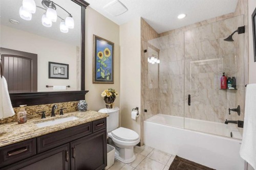 11 Timberline Gate Sw, Calgary, AB - Indoor Photo Showing Bathroom