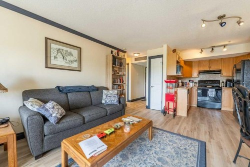303-300 Edwards Way Nw, Airdrie, AB - Indoor Photo Showing Kitchen