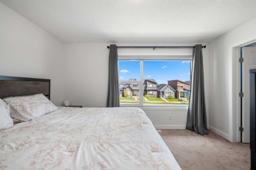 149 Belmont Boulevard Sw, Calgary, AB - Indoor Photo Showing Bedroom