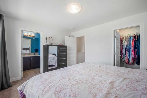 149 Belmont Boulevard Sw, Calgary, AB - Indoor Photo Showing Bedroom