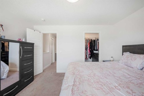 149 Belmont Boulevard Sw, Calgary, AB - Indoor Photo Showing Bedroom