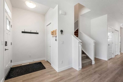 149 Belmont Boulevard Sw, Calgary, AB - Indoor Photo Showing Other Room