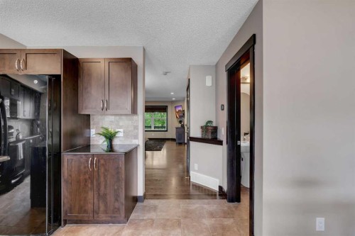 91 Panora Square Nw, Calgary, AB - Indoor Photo Showing Kitchen