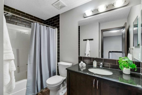 91 Panora Square Nw, Calgary, AB - Indoor Photo Showing Bathroom