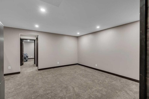 91 Panora Square Nw, Calgary, AB - Indoor Photo Showing Other Room