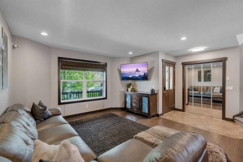 91 Panora Square Nw, Calgary, AB - Indoor Photo Showing Living Room