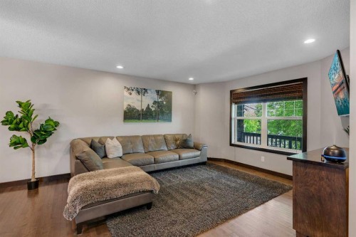 91 Panora Square Nw, Calgary, AB - Indoor Photo Showing Living Room