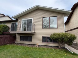 1387 Berkley Drive NW Calgary, AB T3K 1T5