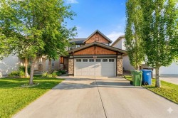 50 Panamount View NW Calgary, AB T3K 0A6
