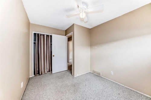 112 Albert Street Se, Airdrie, AB - Indoor Photo Showing Other Room