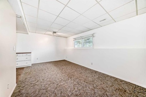 112 Albert Street Se, Airdrie, AB - Indoor Photo Showing Other Room