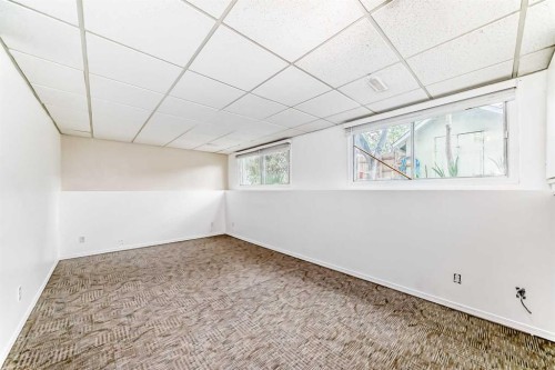 112 Albert Street Se, Airdrie, AB - Indoor Photo Showing Other Room