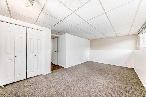 112 Albert Street Se, Airdrie, AB - Indoor Photo Showing Other Room