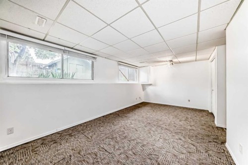 112 Albert Street Se, Airdrie, AB - Indoor Photo Showing Other Room