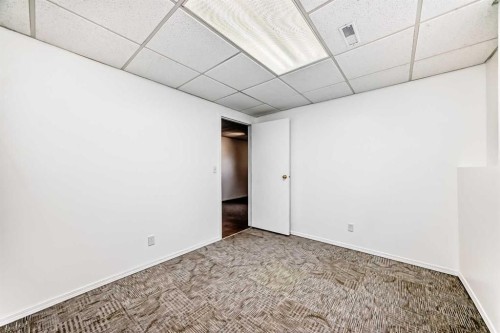112 Albert Street Se, Airdrie, AB - Indoor Photo Showing Other Room
