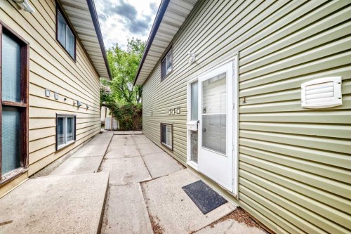 112 Albert Street Se, Airdrie, AB - Outdoor With Exterior