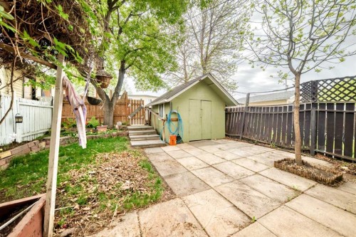 112 Albert Street Se, Airdrie, AB - Outdoor